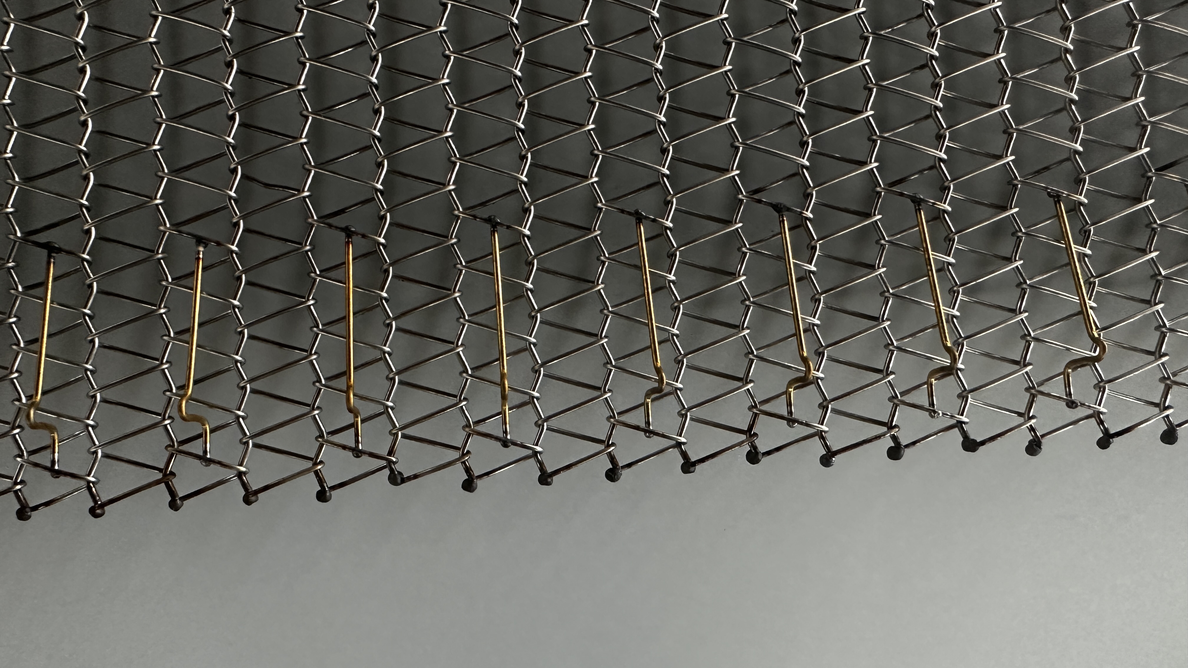 如何制作耐用的太陽能光伏網帶